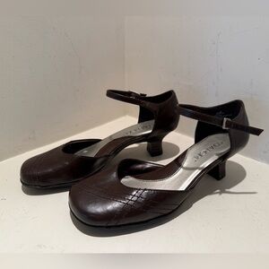 CoverGirl "Collette" brown modified MaryJane style dress shoes, 2" heels